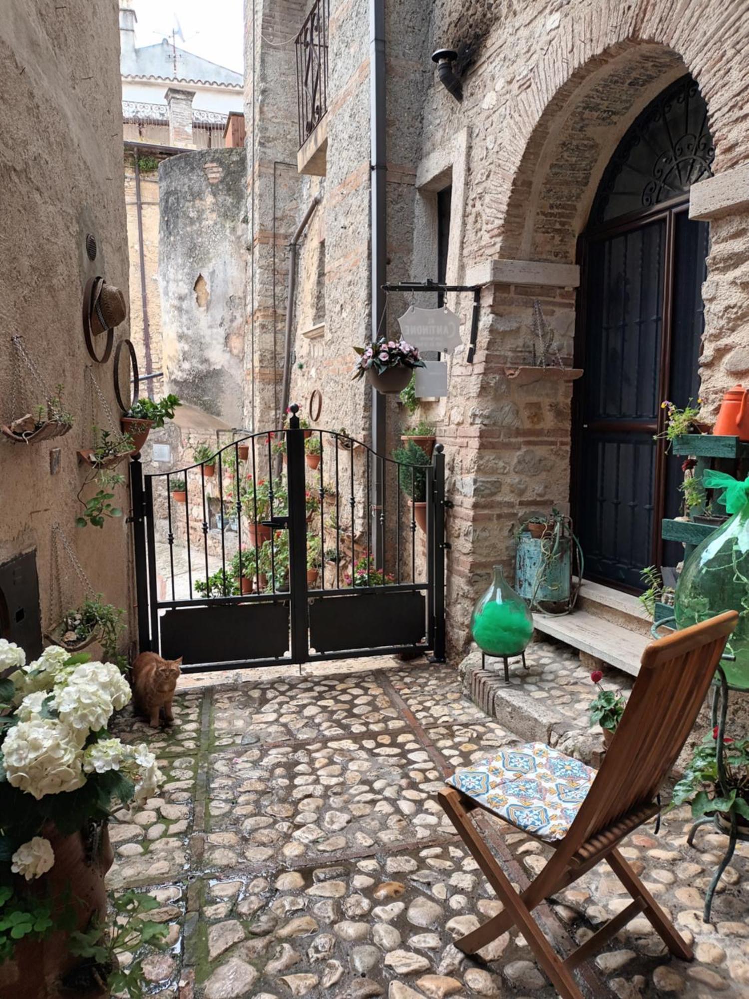Al Cantinone Toffia Exterior foto
